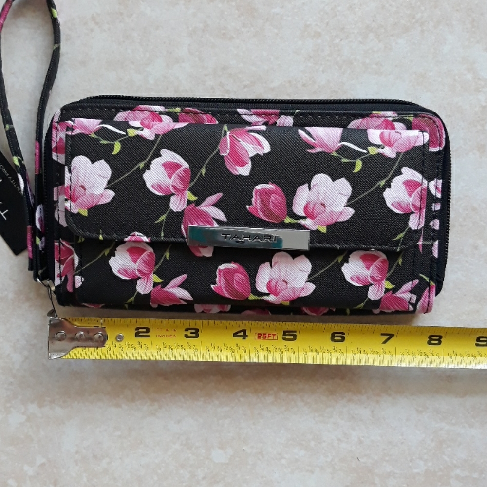 3x*Host Pick*Tahari RFID pretty wristlet - Picture 7 of 16